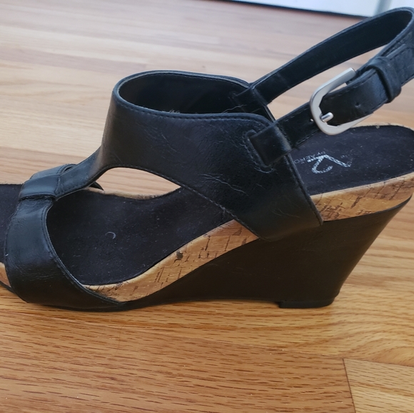 Wedge sandal - Picture 4 of 6